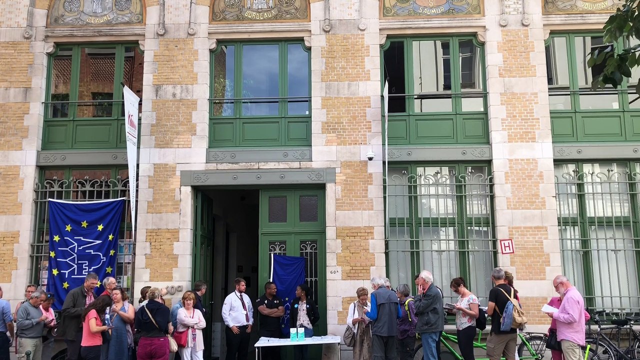 Le couple royal aux Ateliers des Tanneurs à l'occasion de la journée sans voiture