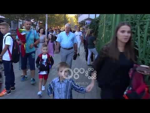 Ora News - Shkollat hapin dyert për 480 mijë nxënës të sistemit parauniversitar