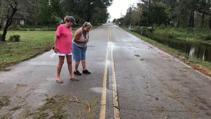 Après le passage de Florence, l'eau sort littéralement de la route