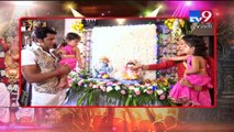 Twin daughters of Karanvir Bohra welcome twins Ganpati home- Tv9 Gujarati