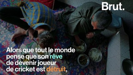 Amputé des deux bras après un accident, il réalise son rêve et devient joueur de cricket professionnel