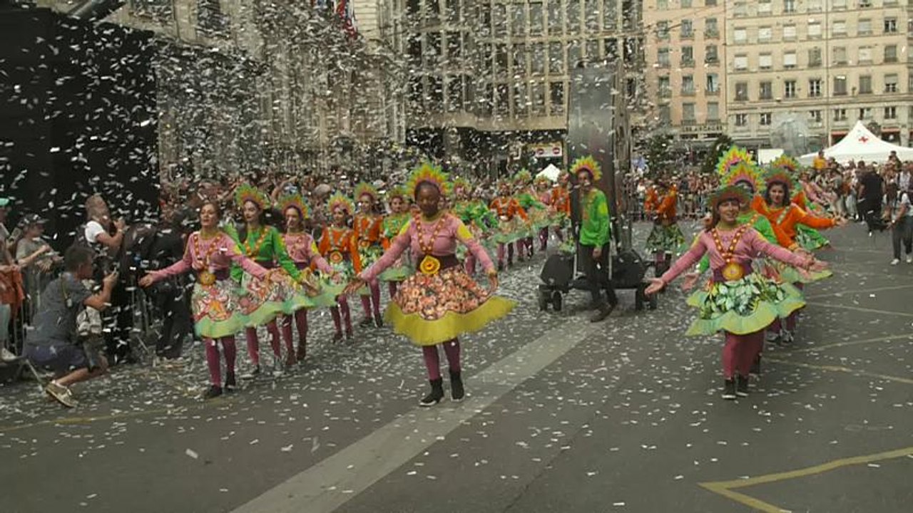 300.000 bei der Biennale de la Danse: Tausende tanzen durch Lyon