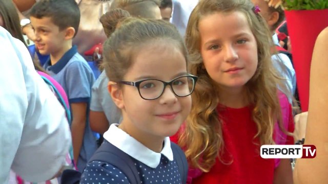 Report TV - Nis viti i ri shkollor, 480 mijë nxënës ulen në bankat e shkollës/Flasin nxënësit