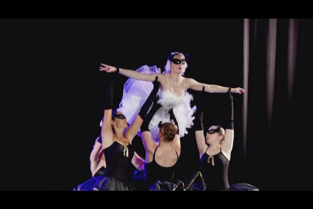 Gala 2015-Black Swan