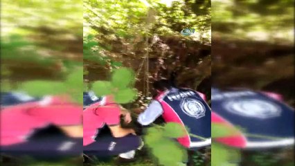 Tellere sıkışan yavru köpeği itfaiye kurtardı