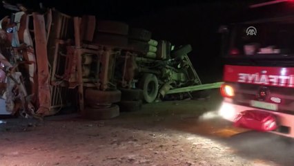 Tır, emniyet şeridinde park halindeki kamyona çarptı: 6 yaralı - KIRIKKALE