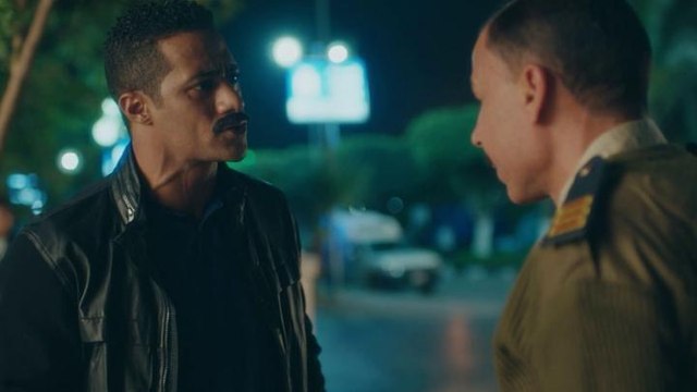 مسلسل نسر الصعيد – زين القناوي يضرب أمين شرطة أعتدى على سيدة مسنة