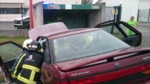 Accidente de tráfico herida una mujer tras colisionar con su vehículo e incendiarse en Siero