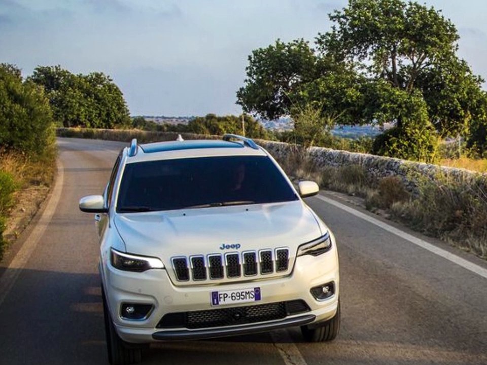 JEEP CHEROKEE (2018)