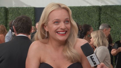 Elisabeth Moss Is Glad She Said "Yes" to "Handmaid's Tale" Role