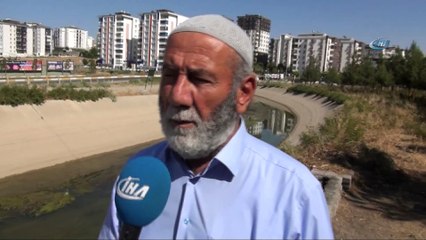 Sulama kanalındaki kötü koku mahalleliyi bıktırdı