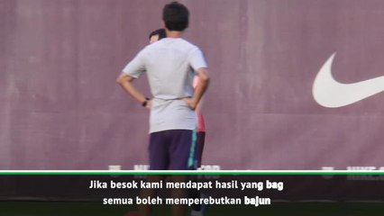 Siapa Saja Boleh Memperebutkan Baju Messi - Van Bommel
