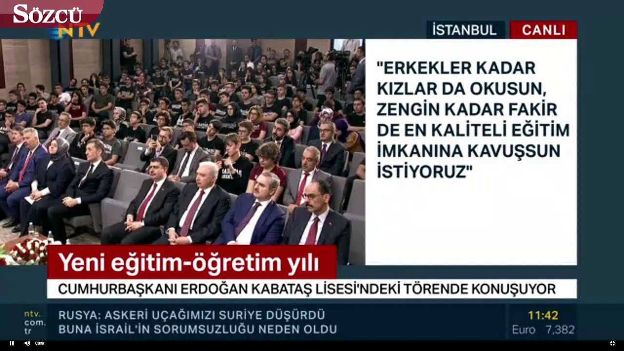 Cumhurbaşkanı Recep Tayyip Erdoğan, “Bizim ortaöğretim dönemimizde sınıfımda 75 öğrenci vardı.