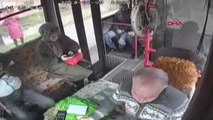Kocaeli Otobüs Sürücüsü ile Sohbet Ederken Telefonunu Çaldı Hd
