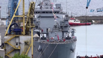 Dünyanın en büyük tank çıkarma gemisi  ‘TCG Bayraktar’ Trabzon Limanı'na demirledi