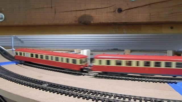 Roco - 2800 Rouge + remorque