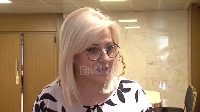 Nikolla: Mbyllim te gjitha klasat kolektive