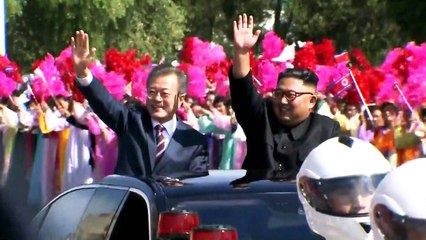 사상 첫 남북 정상 동반 카퍼레이드...10만 환영 인파 / YTN