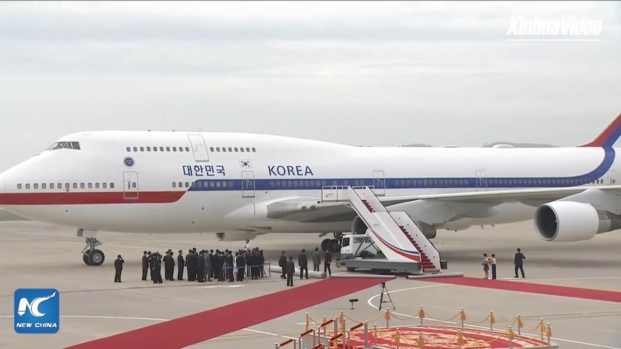 Rencontre des présidents Coréens : énorme défilé à l'aéroport !