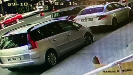 Eski Milletvekili Yeniçeri otomobilin çarpması sonucu yaralandı (2) - ANKARA
