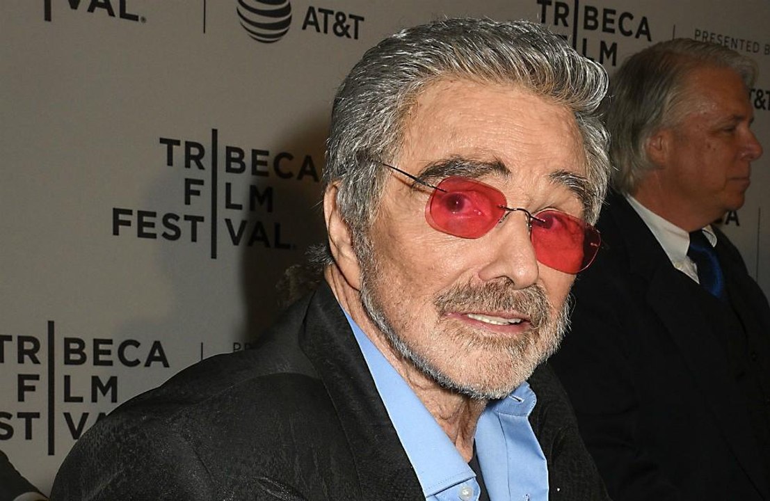 Die emmys erinnerten an burt reynolds und aretha franklin