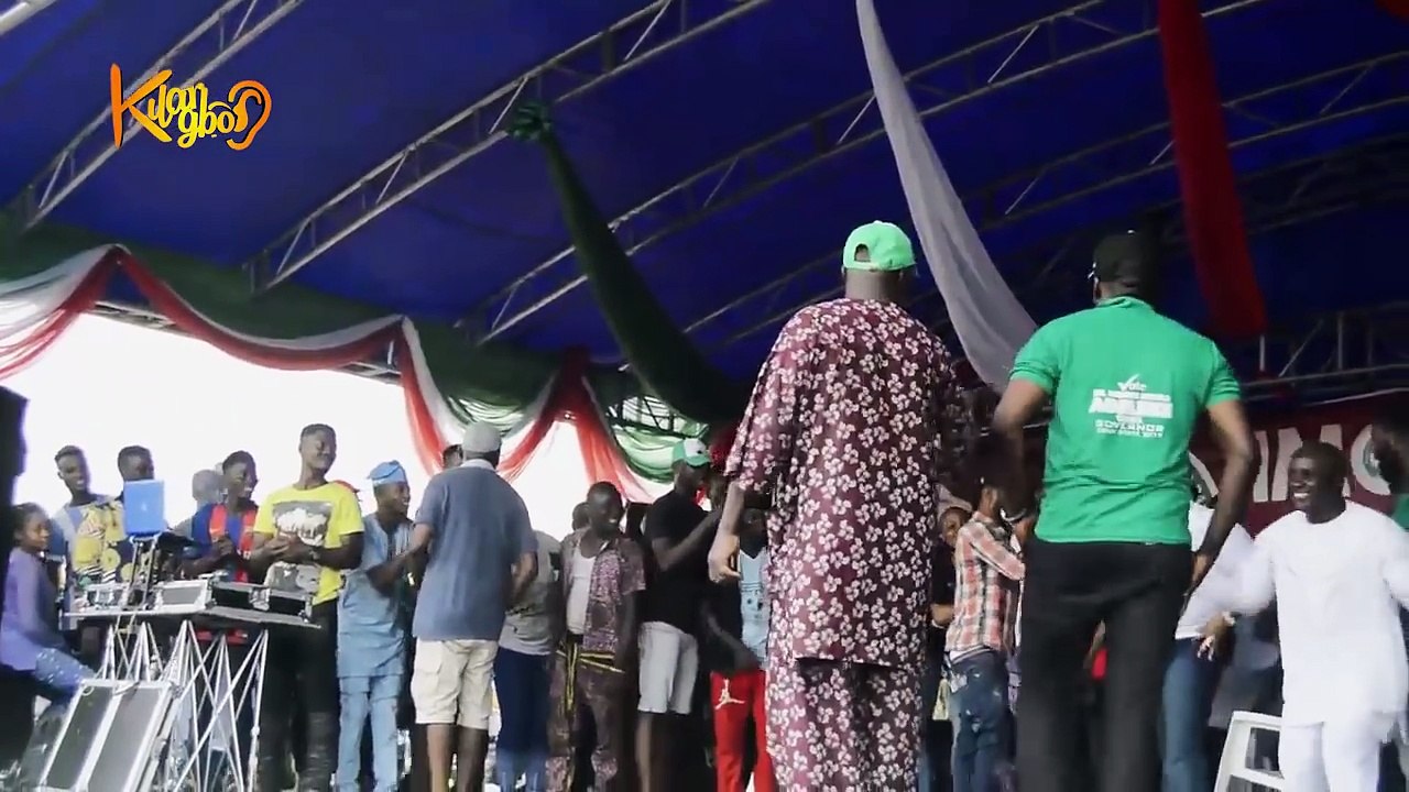 Davido & Chioma Storms Ede With broda shaggi To Campaign For Ademola Adeleke {PDP} In Osun