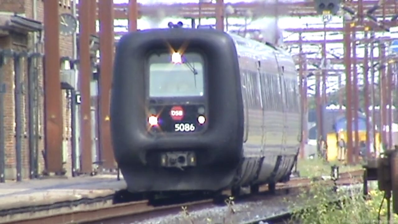 Grenzbahnhof Padborg 1x IC3 Gumminase,12 Lokachsen in Doppeltraktion,3x Green Cargo Baureihe EG 3100