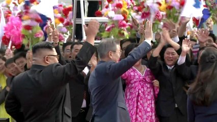 11년 만의 평양 방문...10만 환영 인파 / YTN