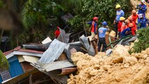 Filipinler'de Toprak Kayması Sonucu En az 21 Kişi Göçük Altında Kaldı