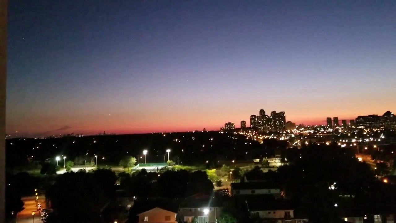 MUTIPLE UFOS in Toronto Canada on September 16 2018 HOVERING Bright LIGHTS
