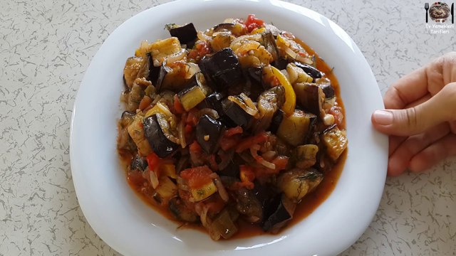 Şakşuka Tarzında Patlıcan Yemeği Tarifi - Ev Yemekleri Tarifleri