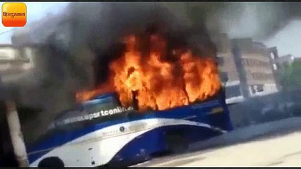 पूर्वांचल राज्य की मांग को लेकर महिला ने बस में लगाई आग