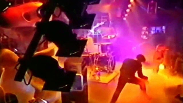 NIRVANA _ SMELLS LIKE TEEN SPIRIT VIDEO CLIP