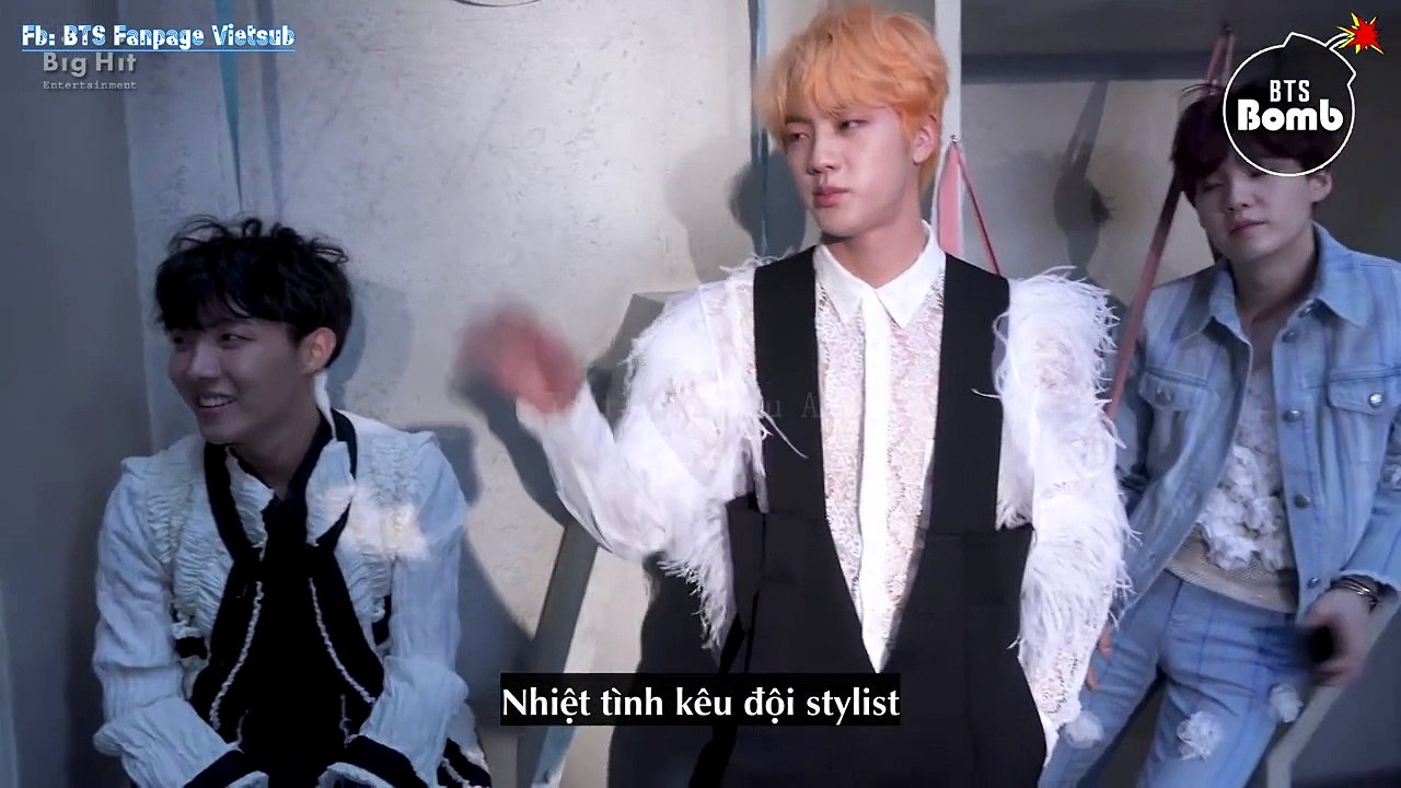 [VIETSUB][BANGTAN BOMB] SỰ THẬT ĐẰNG SAU TRANG PHỤC TẠI MUSIC BANK CỦA JIN