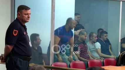 Ora News - Kush do ulet para Shullazit? Prokurorët braktisin mbledhjen me eproren Prela