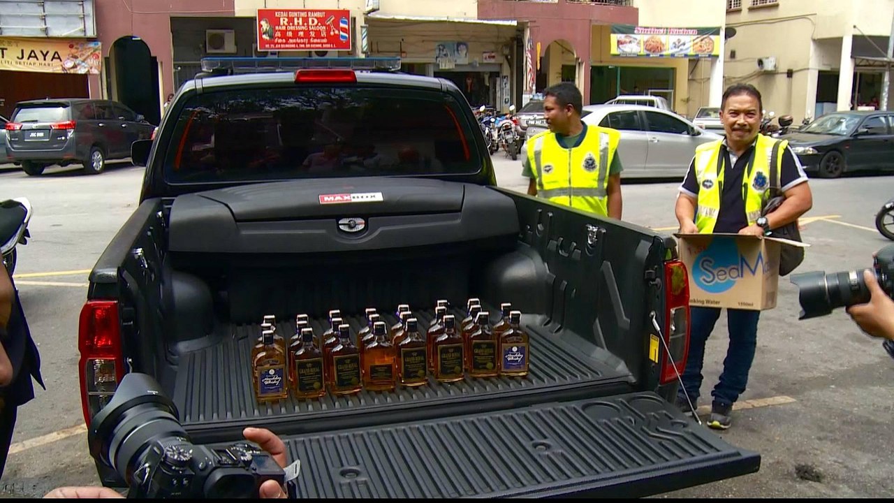 Malaysia alcohol poisoning: At least 21 dead, dozens ill