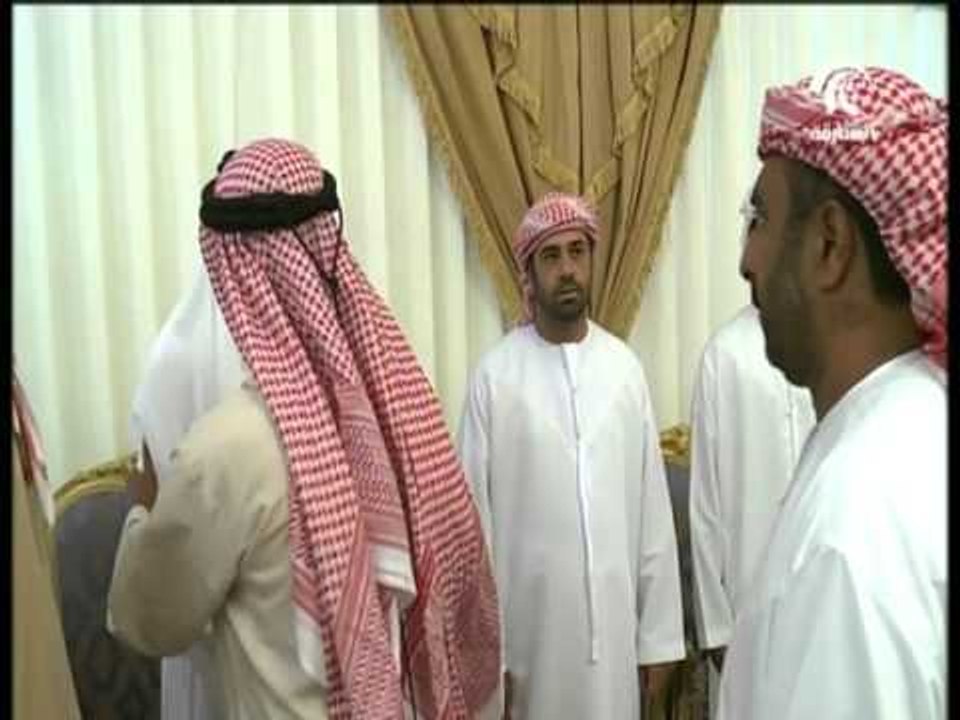 حاكم الفجيرة ونهيان بن مبارك يقدمان واجب العزاء في شهيد الوطن خميس العبدولي