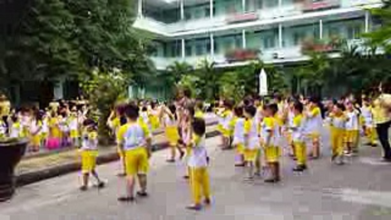 Tập thể dục buổi sáng của Trường Mẩu Giáo Mai Anh