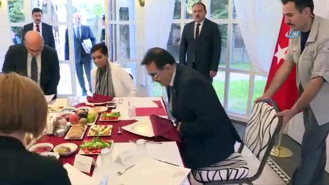 Enerji ve Tabii Kaynaklar Bakan Dönmez, yüzde 100 elektrikle çalışan aracı denedi