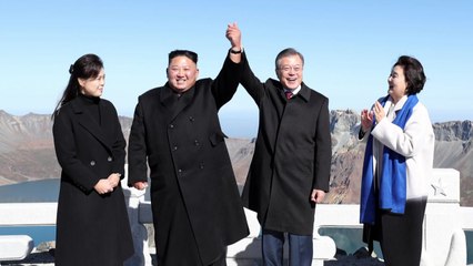 남북 정상, 백두산 천지 동행...문 대통령 저녁 복귀 / YTN