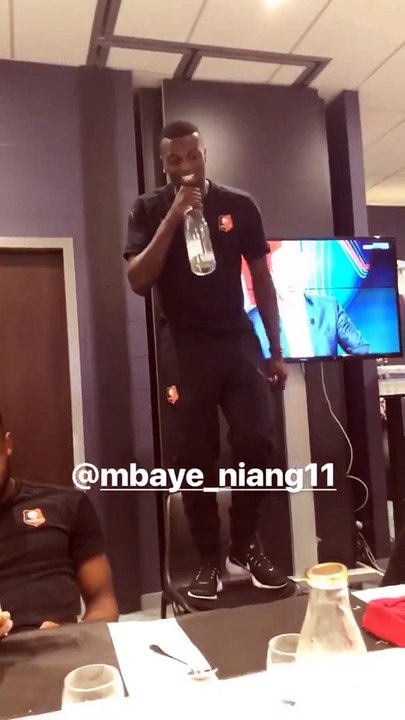 M'Baye Niang reprend la chanson de Aya Nakamura - Djadja