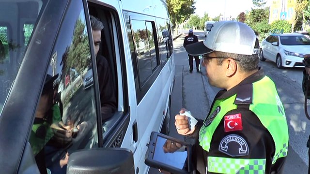 Trafik ekiplerinden öğrenci servislerine sıkı denetim