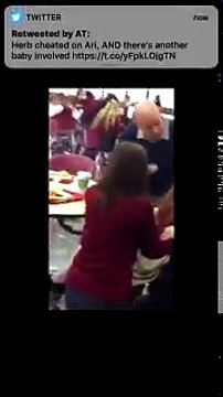 Un élève fait des farces à toute l'école en mettant des laxatifs dans la limonade