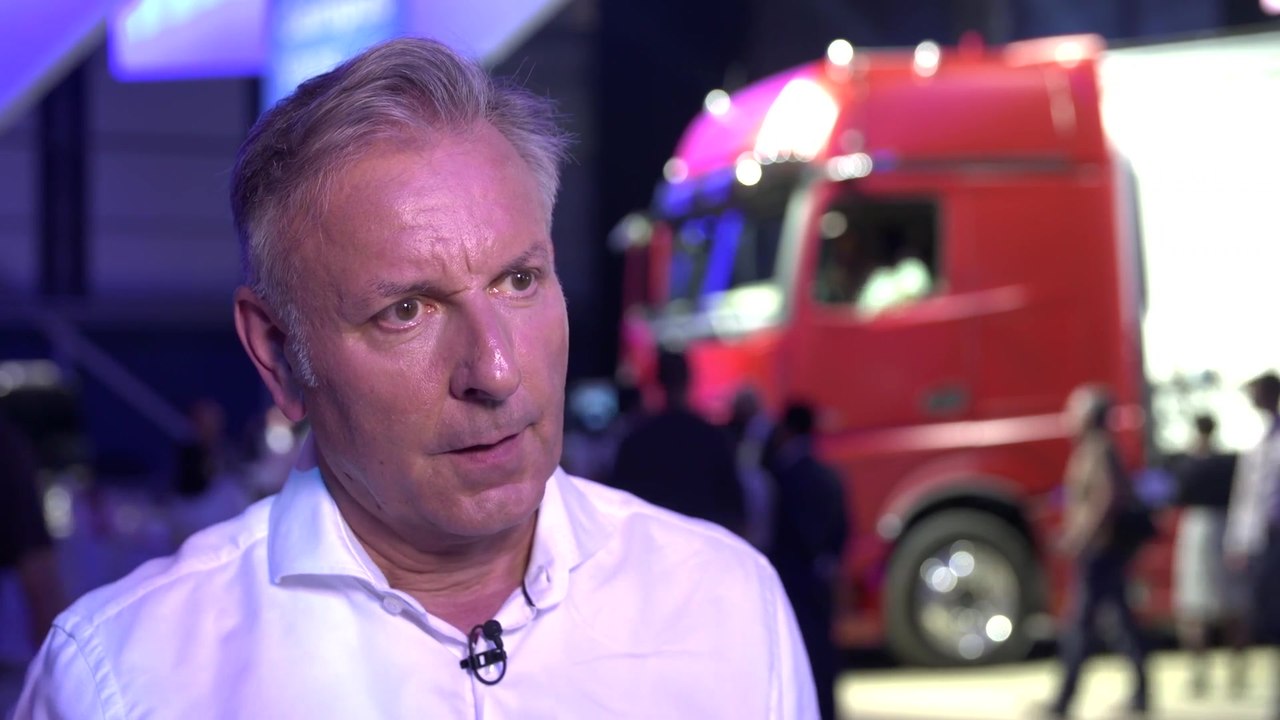 Daimler Product Experience auf der IAA 2018 - Interview Stefan Buchner