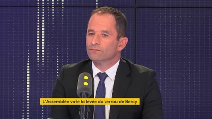 Revenu universel d'activité : "Il y a la contrefaçon et le mensonge", réagit Benoît Hamon