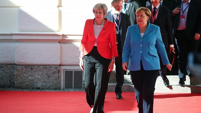 Brexit et migrations, les deux sujets brûlants du sommet de Salzbourg