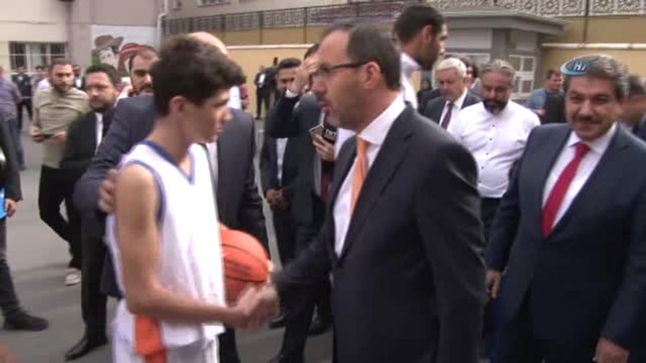 Bakan Kasapoğlu: "Spor, Kötülüklerle Mücadelede Çok Önemli Bir Enstrüman"