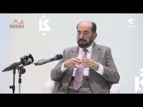 حاكم الشارقة خلال لقائه وسائل الإعلام بجناح إمارة الشارقة بمعرض فرانكفورت الدولي للكتاب