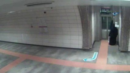 Metroda Başörtülü Kadına Saldıran Sanığın Davasına Başlandı