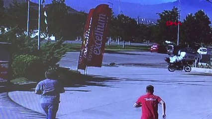 Karabük Kiraladıkları Otomobille Takla Atan 2 Arkadaş Kaçtı